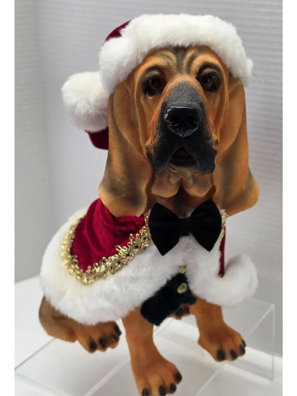 Christmas Bloodhound Dog Statue Figurine Santa Outfit Resin 12